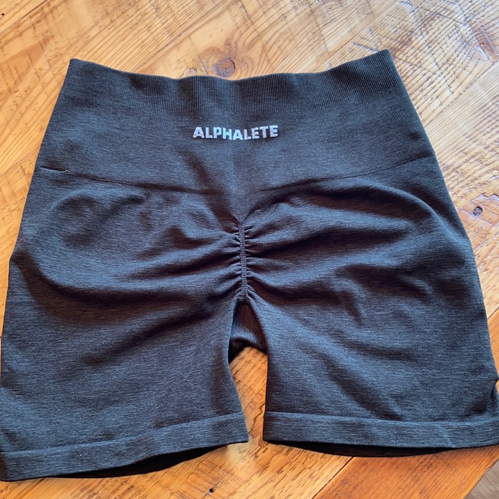 Alphalete amplify 4” shorts